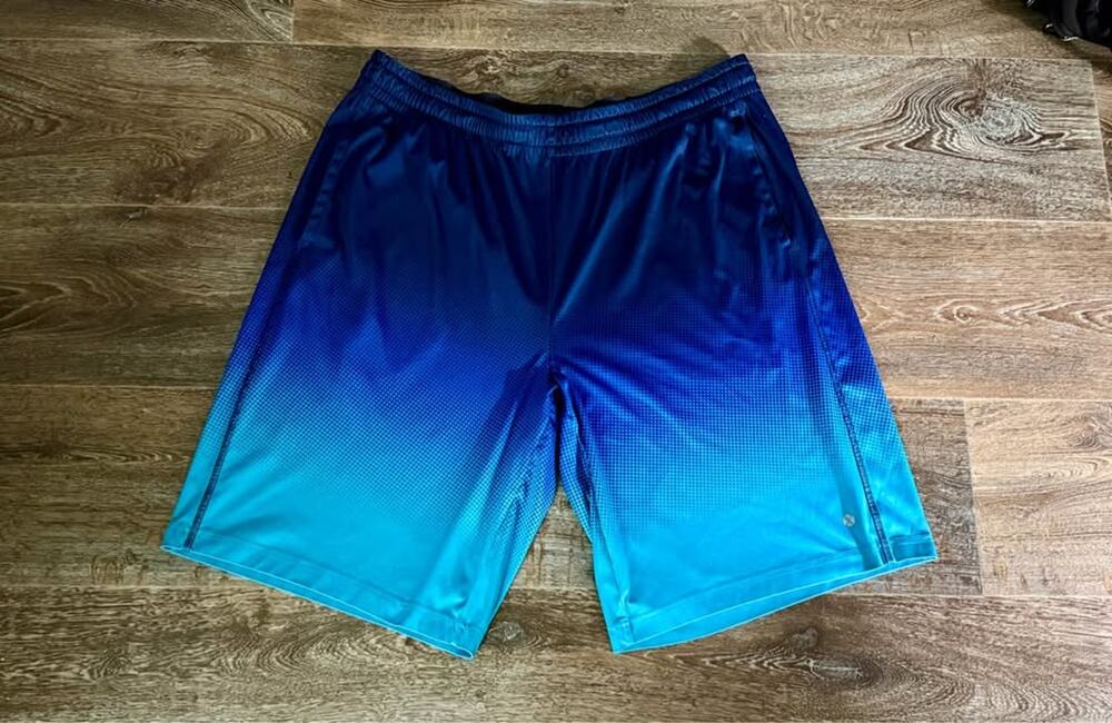 Men’s Xersion Blue Ombré Shorts Size Large
